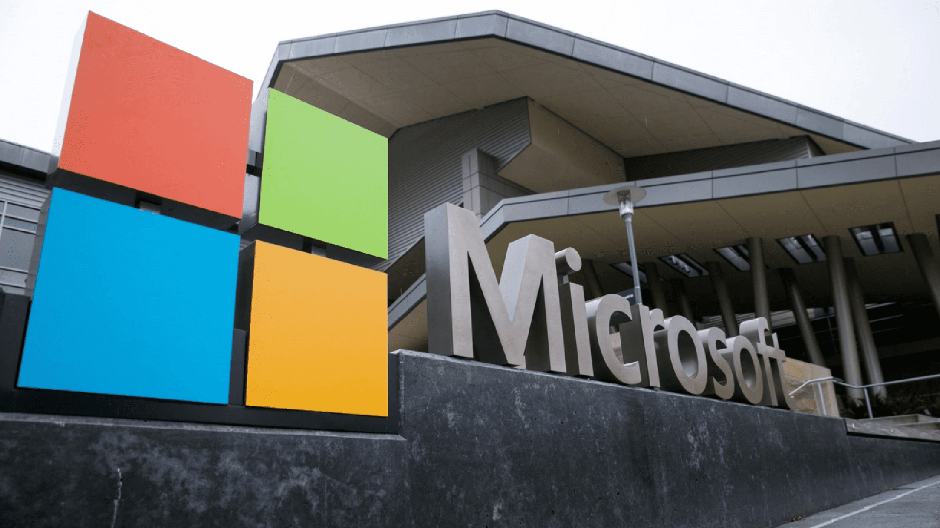 Microsoft Launches First Cloud Region in Malaysia to Power AI Innovation and Digital Growth.